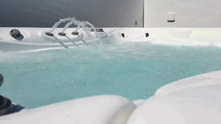 Disfruta del Relax en un Jacuzzi con Burbujas