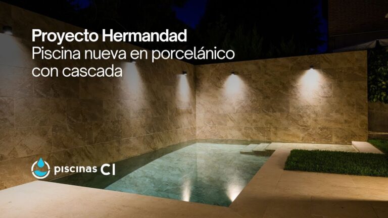 Oasis de Tranquilidad: Piscinas con Césped