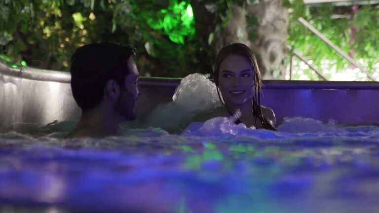 Descubre la Experiencia Relajante de una Piscina de Sal